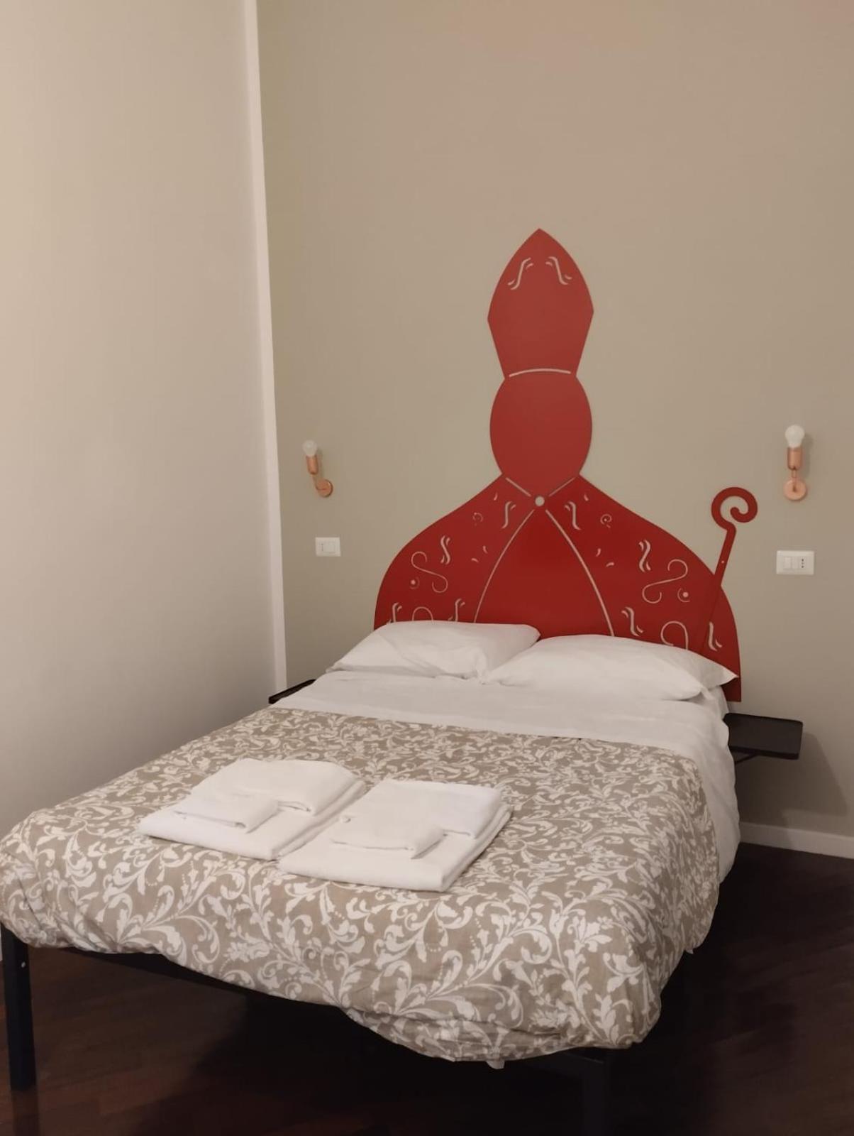 Residence E Appartamenti Cavallerizza Naples Exterior photo